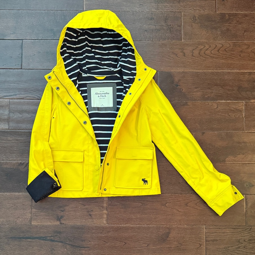 Abercrombie & Fitch Yellow Raincoat with Striped Lining